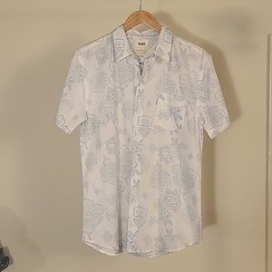 Levi's white button up short sleeve shirt